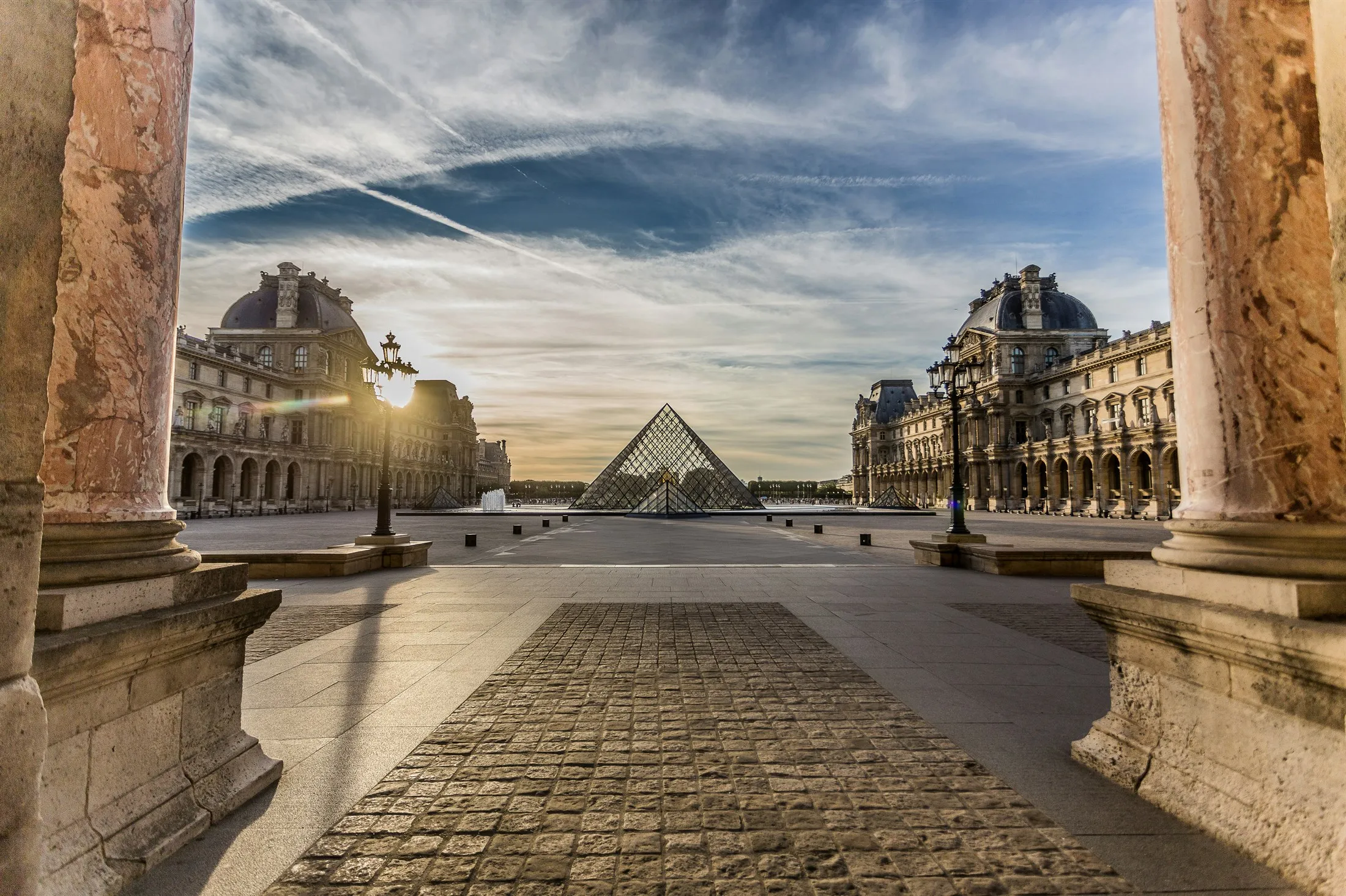 Metropolitan Moments: A Photographic Journey